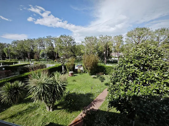 Hotel per 3 persone, con giardino - 1