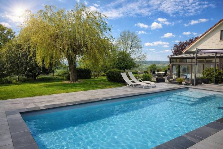 Chambre d’hôte pour 4 personnes, avec jardin ainsi que vue et piscine