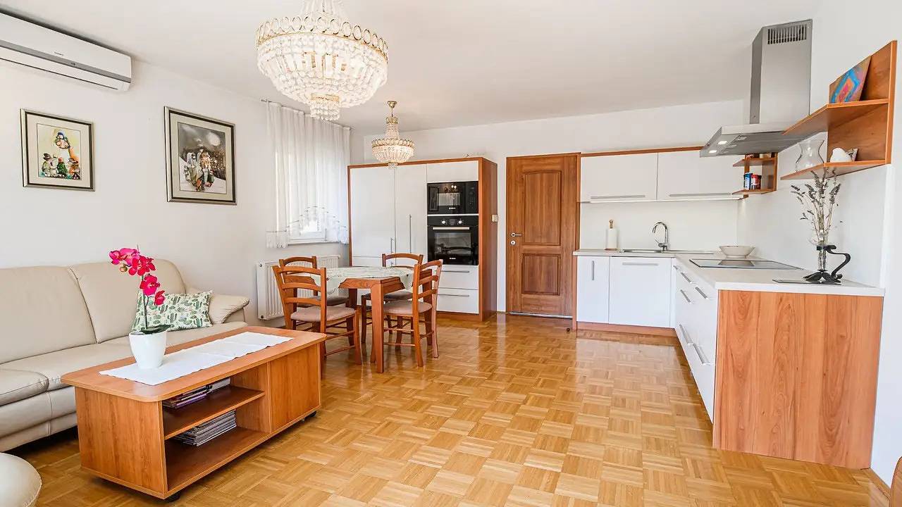 Ganze Ferienwohnung, Ferienwohnung für 3 Personen (80 m²) in Podčetrtek in Untersteiermark