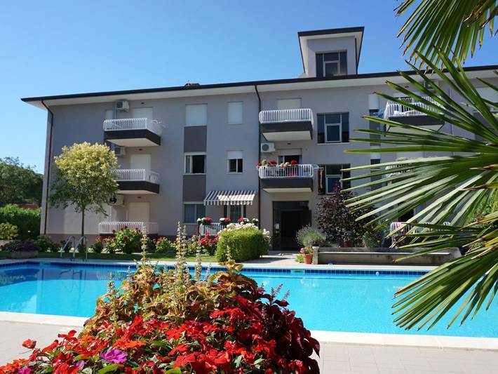 Ferienhaus für 6 Personen, mit Garten und Pool, kinderfreundlich in Porto Santa Margherita
