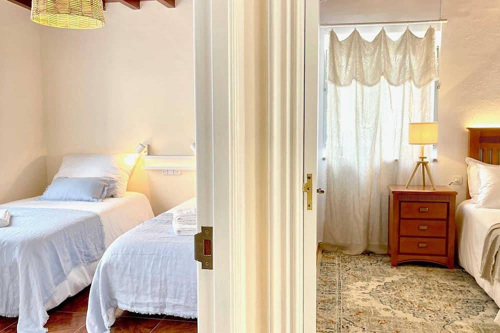 The Cliffs - Barqueiro Paradise in Mogor, Mañón