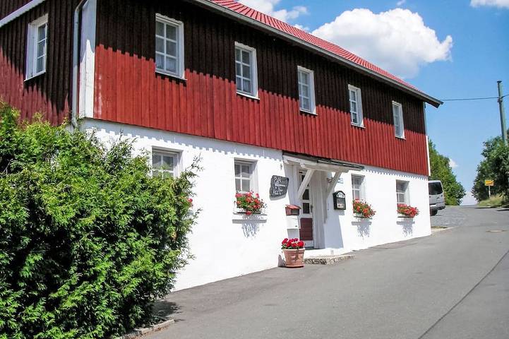 Ferienwohnung für 12 Personen, mit Garten