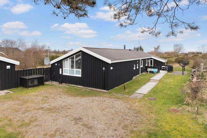 Ferienhaus für 10 Personen, mit Terrasse und Whirlpool sowie Sauna und Pool