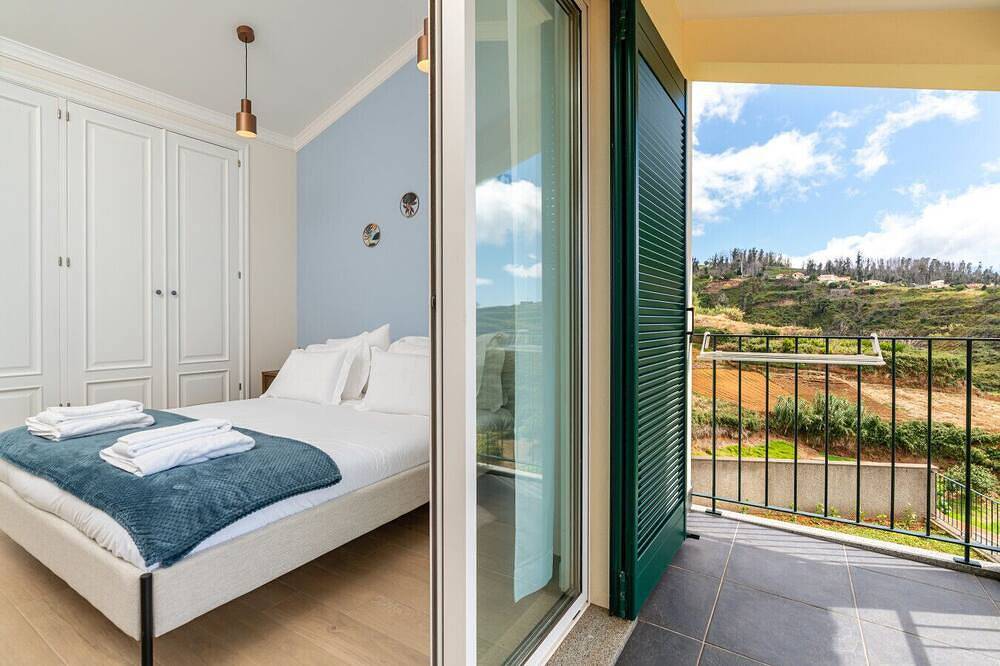 Villa im madeirischen Baustil • Sonnenuntergangsblick • Garten • Heizung in Ponta do Pargo, Madeira