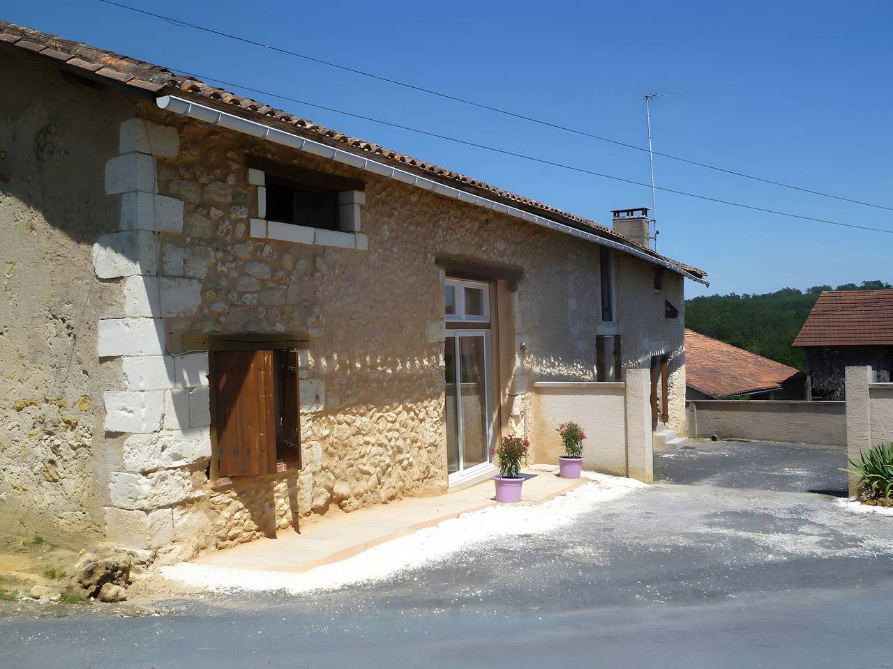 Le Séchoir d'Alice: casa de vacaciones con terraza, jardín privado y Wi-Fi in Saint-Germain-du-Salembre, Périgord Blanc