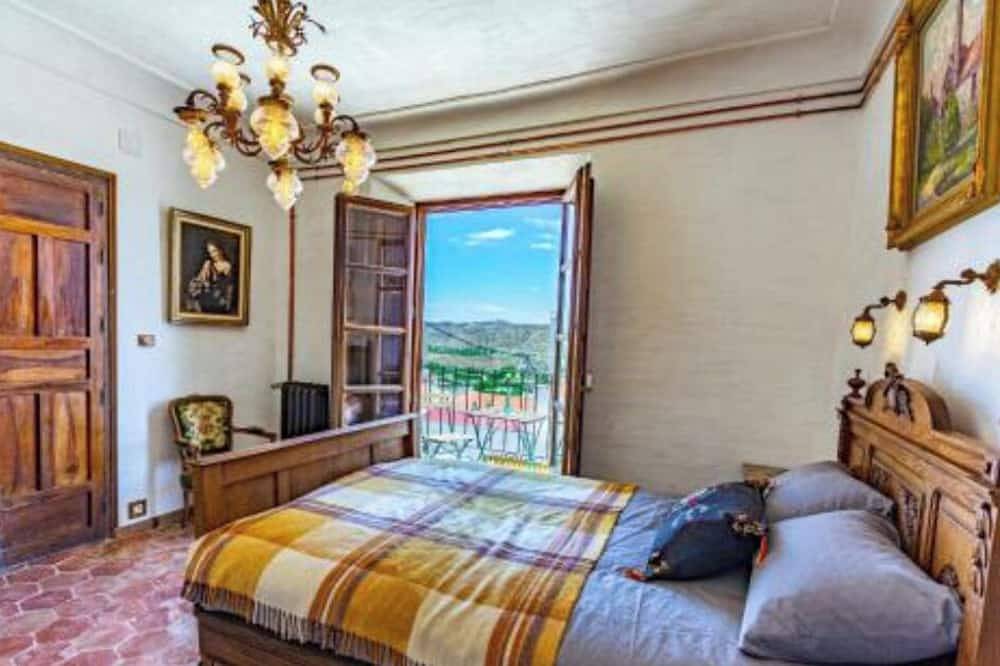 Casa don Eliseo, un alma de aquel entonces in Castilléjar, Geoparque de Granada