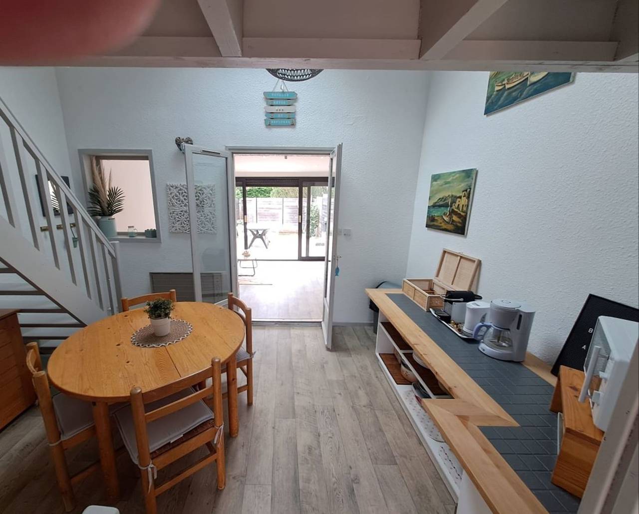 Bright house with terrace and garden in Sainte Cécile Plage, Camiers