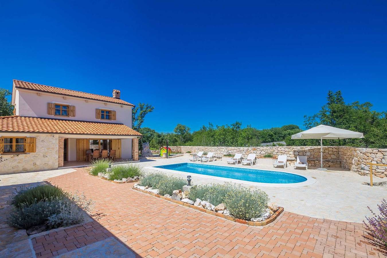 Schönes rustikales Ferienhaus Hojevica in Kras, Krk