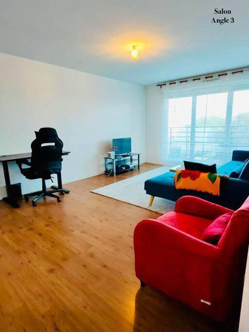 Location de vacances pour 5 personnes, avec Terrasse et Vue à Cergy