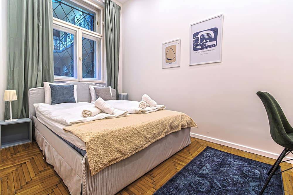 Entire apartment, Unique view of the Danube and the Margeretnein Island. in Budapest, Central Hungary