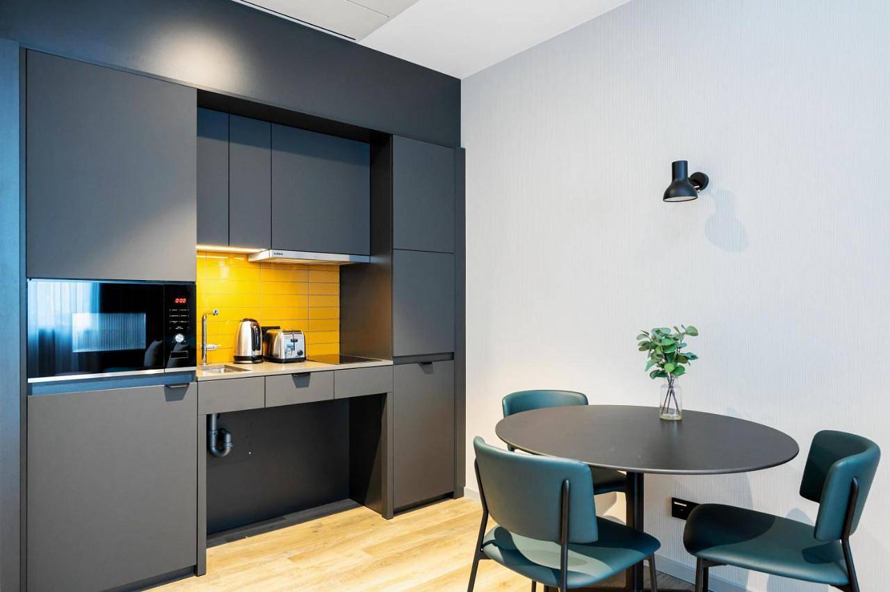 Studio in Frankfurt airport, Frankfurt am Main