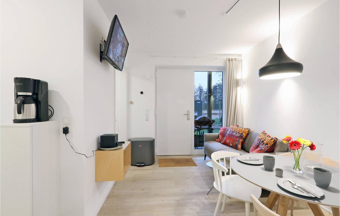 Ganze Ferienwohnung, Gemütlicher Aufenthalt: Terrassenwohnung mit Parkplatz und Internet, zu Fuß zum Essen und zum Fluss in Marissa Ferienpark, Lembruch