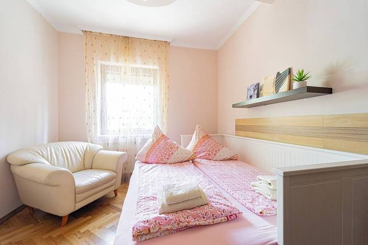 Ganze Wohnung, Geräumige Ferienwohnung in Großturwall, Érdi járás