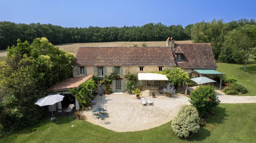 Gîte pour 2 personnes, avec piscine ainsi que jardin et terrasse en Dordogne - 4