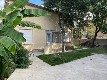 Location de vacances pour 11 personnes, avec jardin à Ris-Orangis