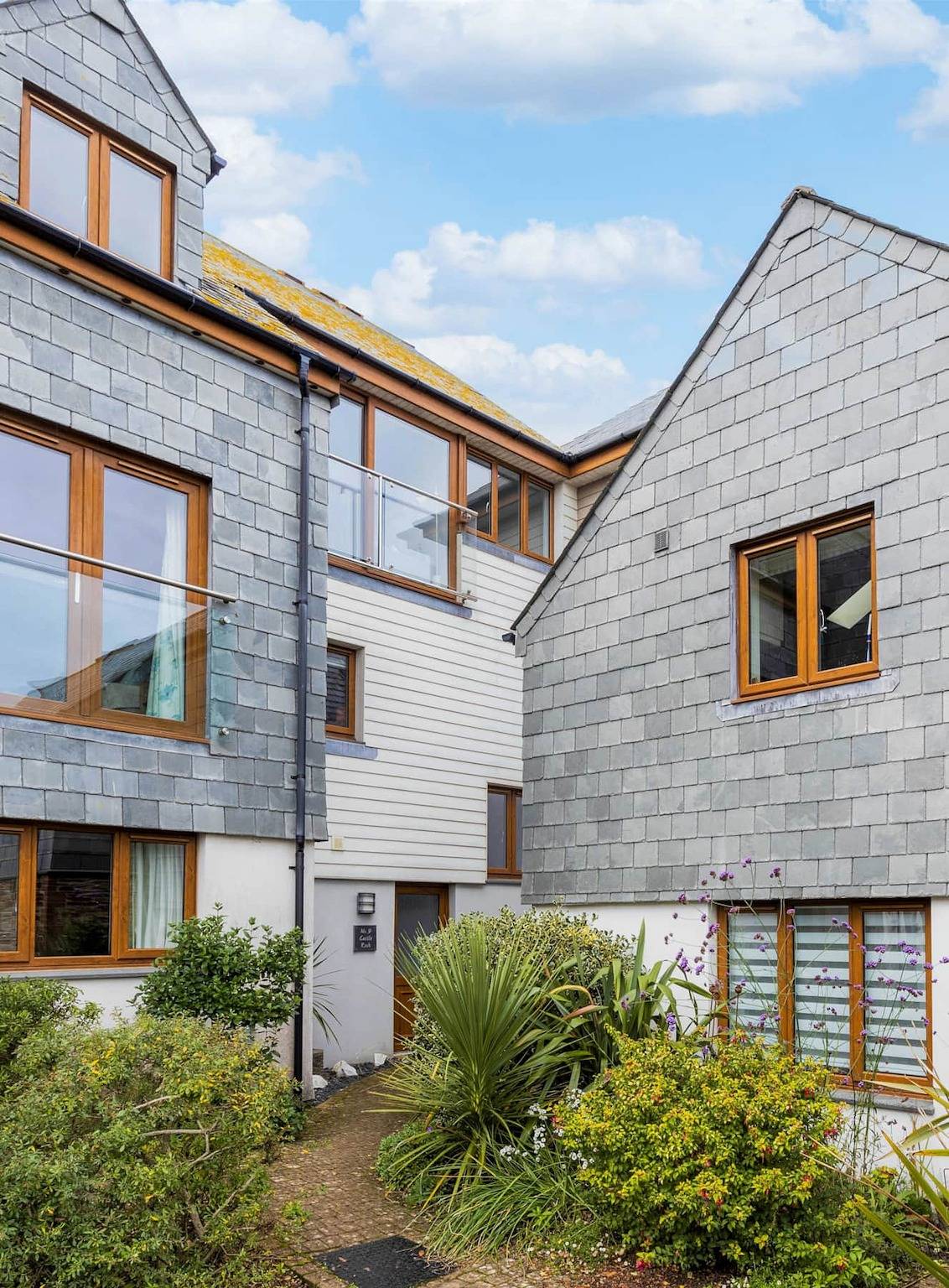 Number 9 with wonderful views over Port Isaac Bay in Port Isaac, Pentire Point - Widemouth