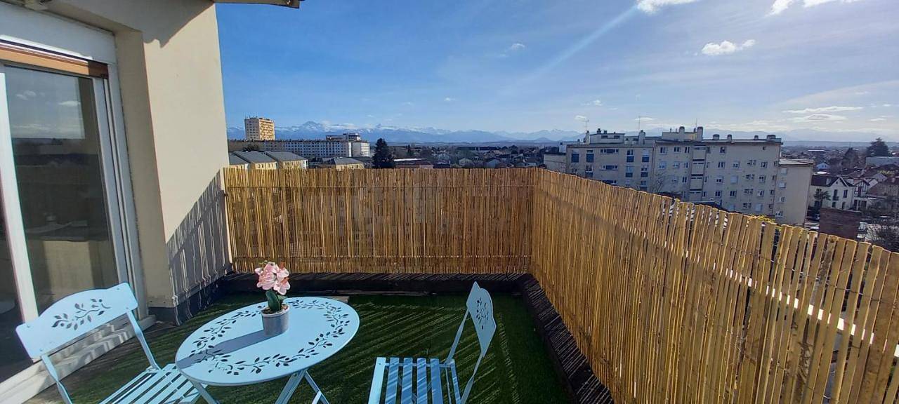 Appartement entier, Studio Apartment in Tarbes, Hautes-Pyrénées