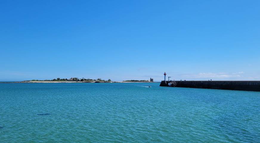 Gîte pour 2 personnes, avec balcon, animaux acceptés dans Port de Saint-Vaast la Hougue