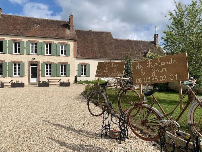 Location de vacances pour 11 personnes, avec jardin à Sépeaux