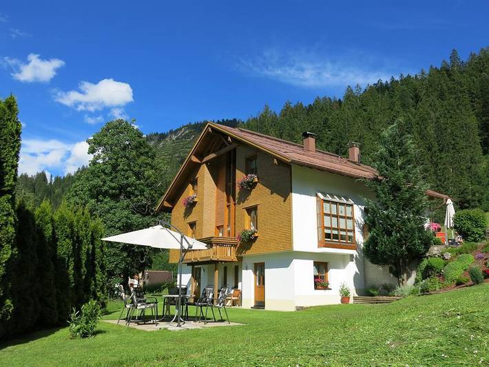 Ferienwohnung für 4 Personen, mit Garten und Ausblick in Schröcken - 3