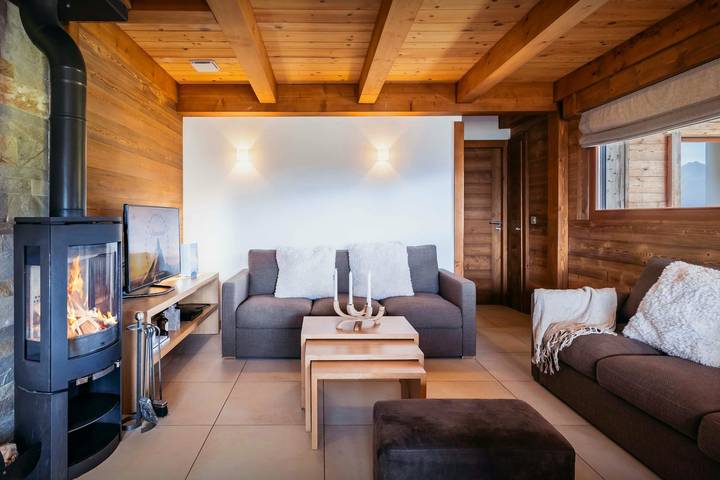 Chalet pour 8 personnes, avec Balcon et Jacuzzi ainsi que Terrasse et Jardin à Manigod