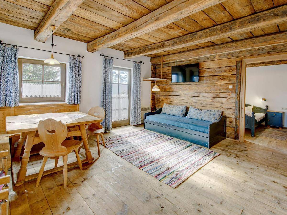Ganze Wohnung, Chalet on Zettersfeld with Dolomite Views in Schobergruppe, Thurn