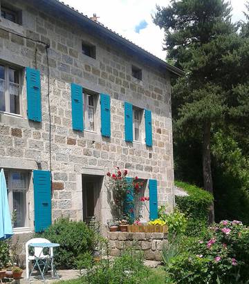 Gîte pour 4 personnes, avec terrasse, animaux acceptés en Haute-Loire