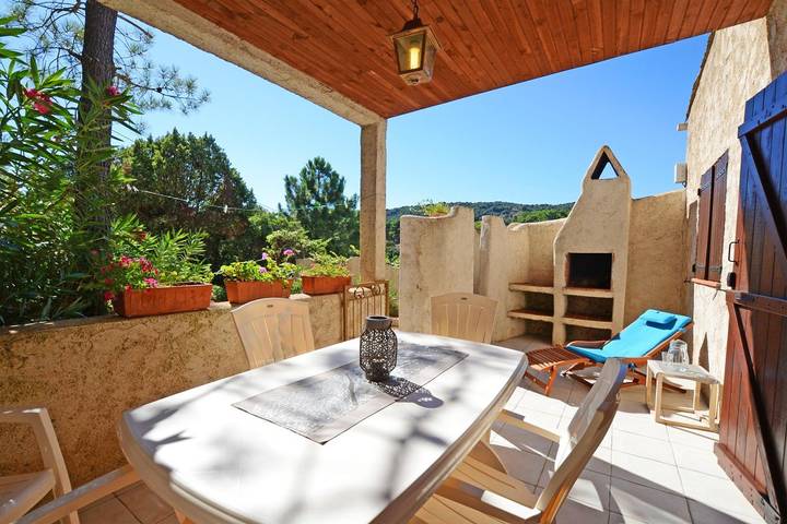 Villa pour 5 personnes, avec balcon et jardin à Porto-Vecchio