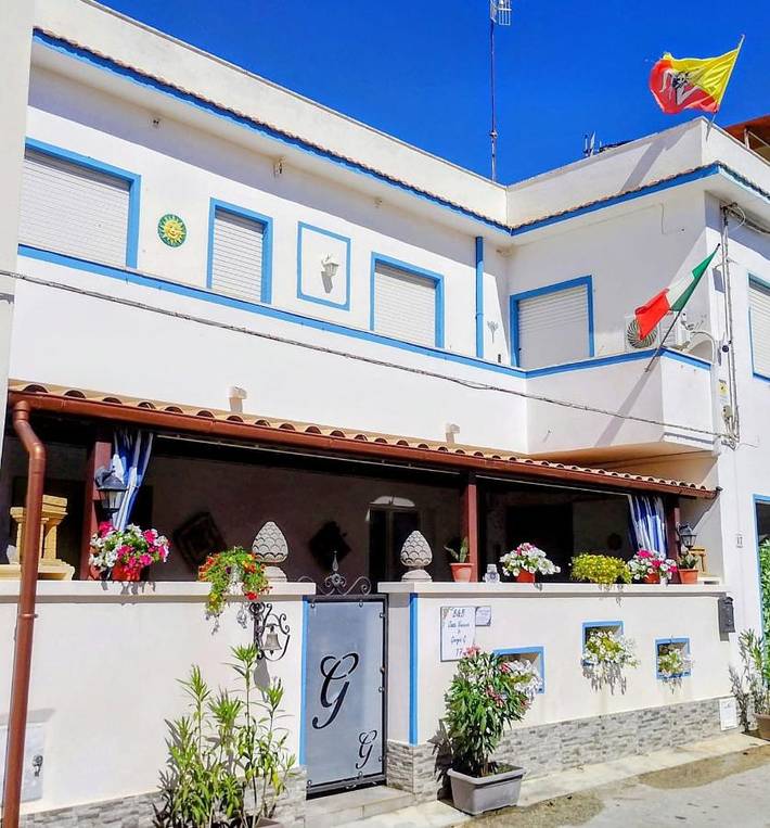 Casa vacanza per 4 persone, con terrazza e panorama, adatto a famiglie con bambini in Marinella di Selinunte