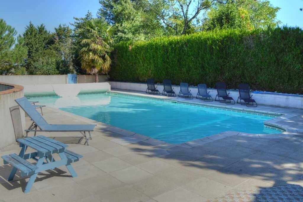 Double Room with Private Bathroom in Dame-Marie-les-Bois, Région de Tours
