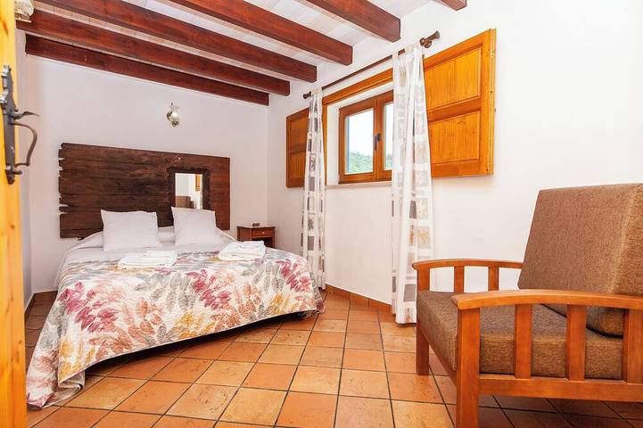 Location de vacances pour 14 personnes, avec jardin et terrasse dans Marmelete - 4