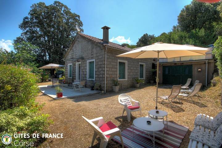 Gîte pour 4 personnes, avec Jardin et Vue à Levie - 3