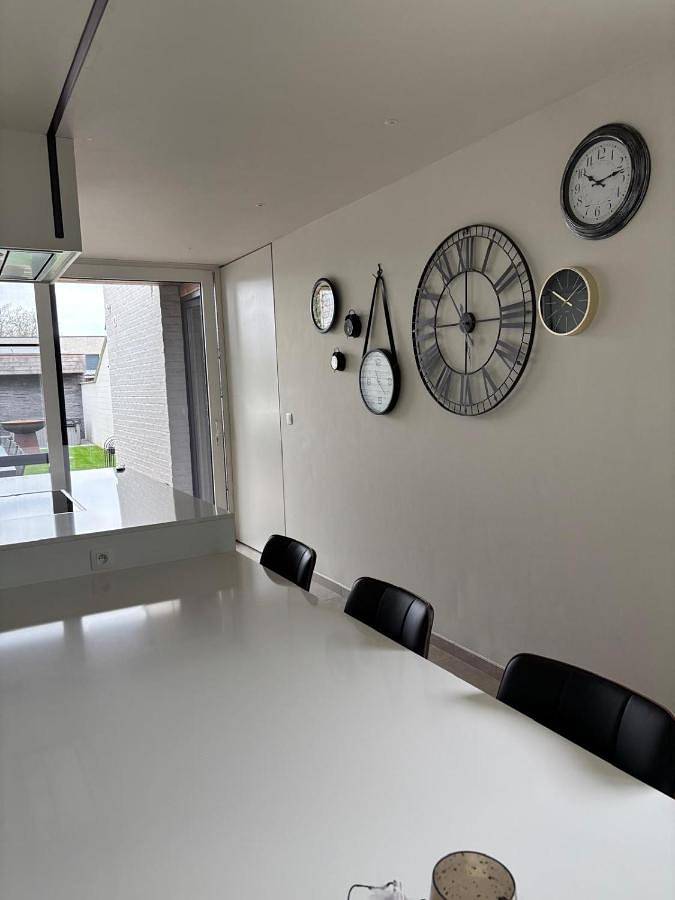 Location de vacances pour 12 personnes, avec jardin ainsi que sauna et jacuzzi dans Roesbrugge-Haringe - 3