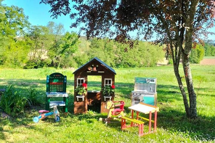 Location de vacances pour 6 personnes, avec jardin et vue à Larbey - 3