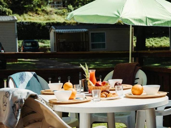 Camping le Malazéou (Wellness Sport Camping) - Chalet 4 personnes - Chalet Des Amis 4 personnes 29m2 2 Chambres in Savignac-les-Ormeaux, Pyrénées