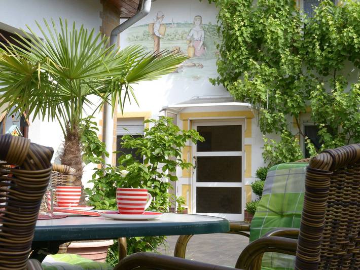 Ferienwohnung für 4 Personen, mit Terrasse und Garten in Großräschen