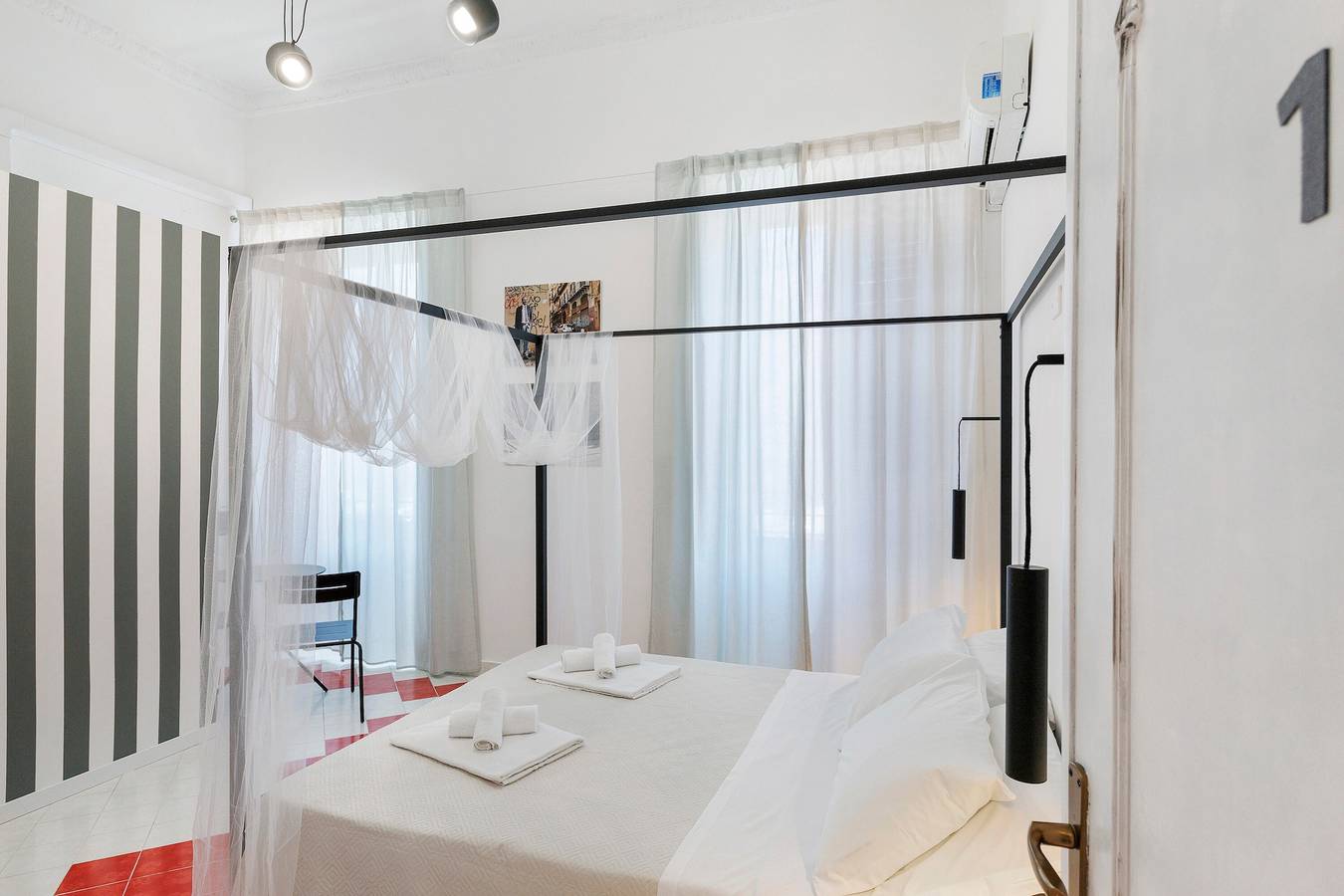 Habitación 'Myla's Rooms - 1' con balcón, Wi-Fi y aire acondicionado in Palermo, Provincia de Palermo