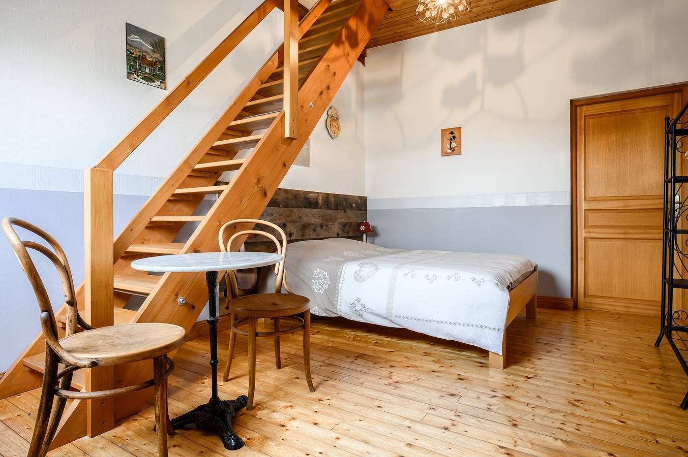 Casa de huéspedes 'Chambre Familiale - Kalie-Simba' con vistas a la montaña y jardín compartido in Orbey, Parque natural regional de los Ballons des Vosges