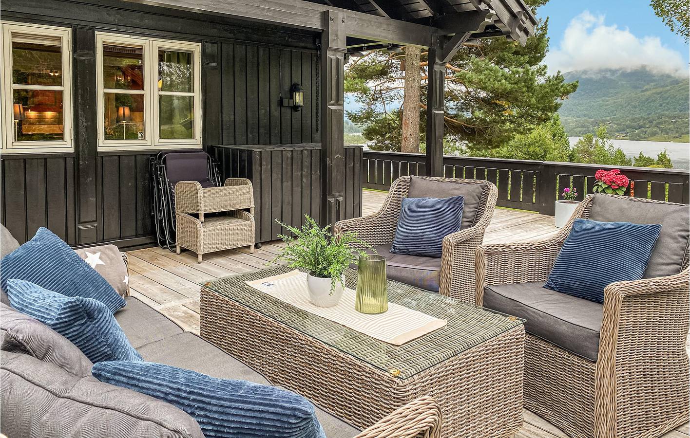 Ferienhaus für 8 Personen mit Ausblick in Sunnmørsalpane, Sykkylven