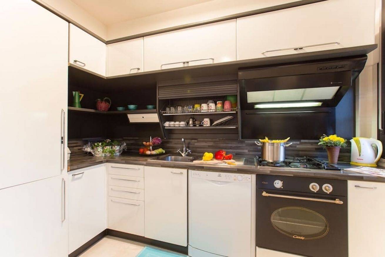 Appartamento intero, Alghero,  Attico Angela vista mare con grande veranda  vicino spiaggia, con 3 camere e 2 bagni in Lido San Giovanni, Alghero