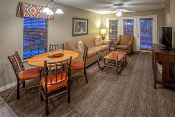 Vacation Rental for 6 Guests in Ozark Mountains, Missouri, Picture 1