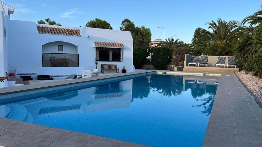 Casa rural para 9 personas, con piscina y terraza, Se admiten mascotas en Roquetas de Mar - 2