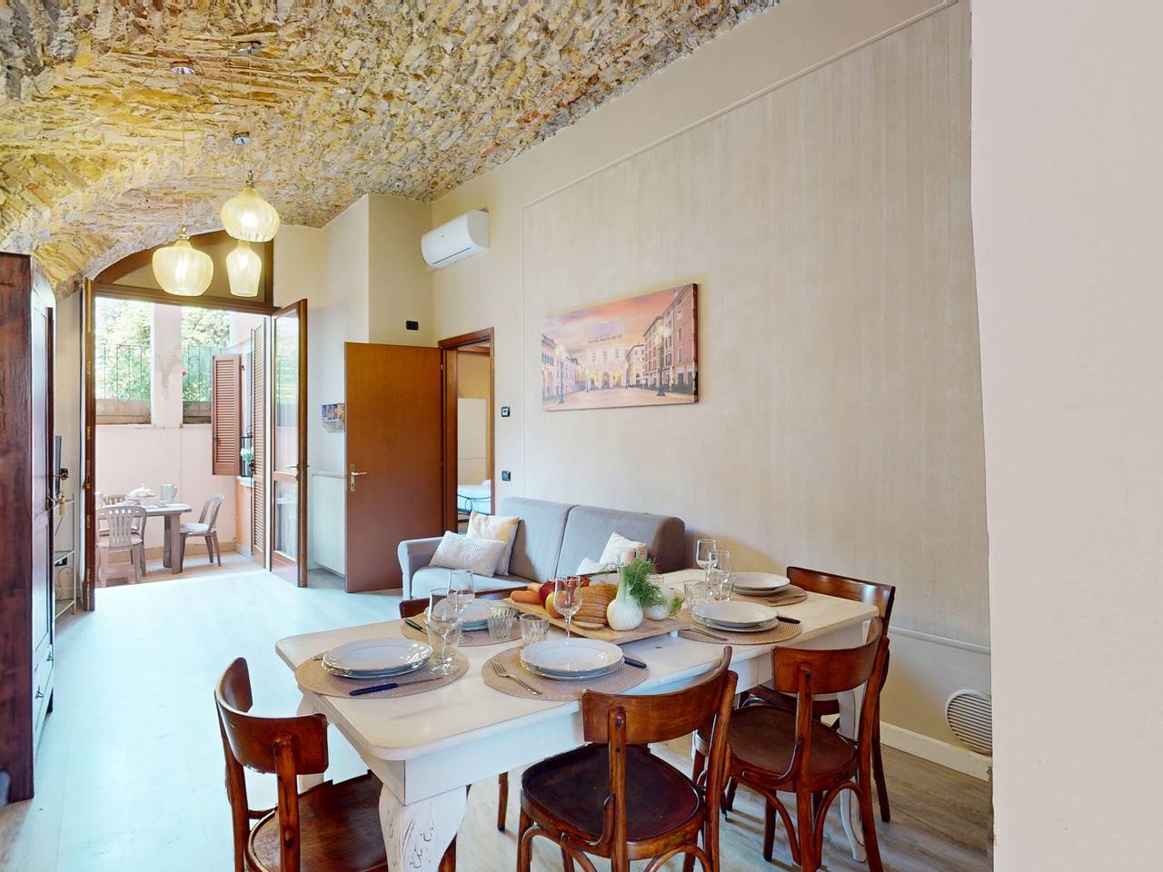 Ganze Wohnung, La Pietra del Garda by Bookinggardalake in Manerba del Garda, Gardasee-Berge