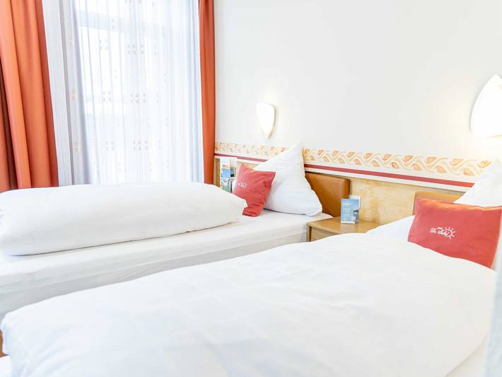 Hotel für 2 Personen, mit Whirlpool und Balkon sowie Garten und Sauna, kinderfreundlich in Hauzenberg - 3