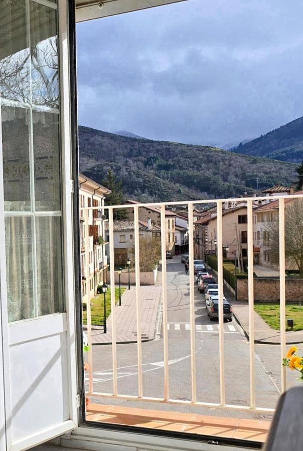 Apartamento para 4 personas, con balcón y vistas en Valdezcaray
