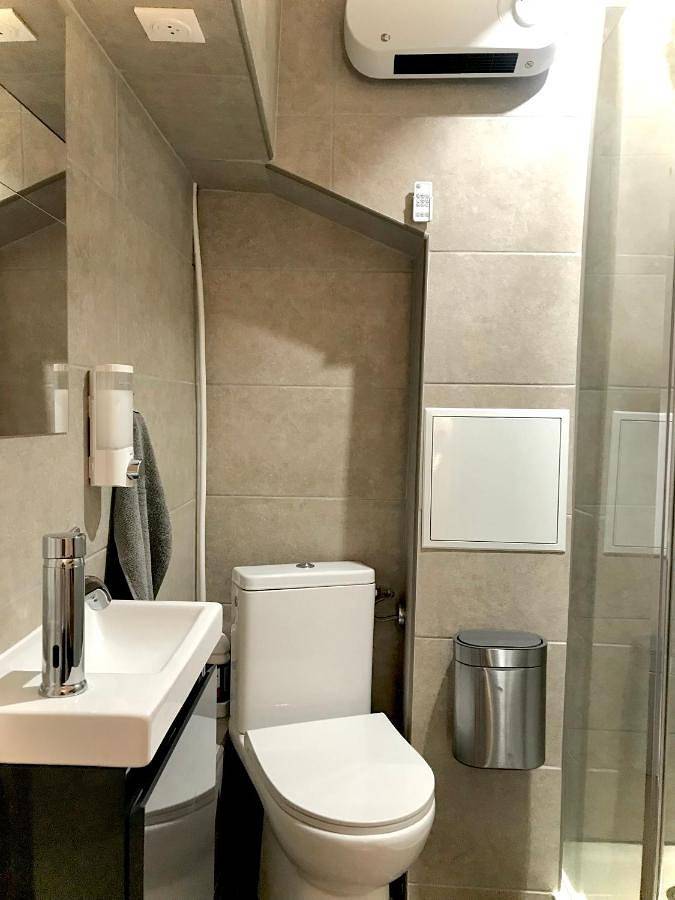 Gîte pour 2 personnes, avec terrasse dans Port De Toulon - 2