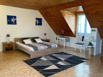 Gîte pour 3 personnes, avec vue et jardin à Cléguérec
