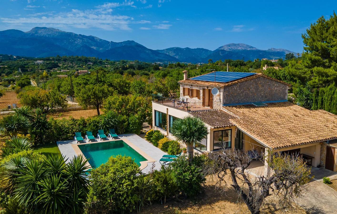 Amplio apartamento con terraza, piscina, barbacoa y wifi in Puig de Santa Magdalena, Inca