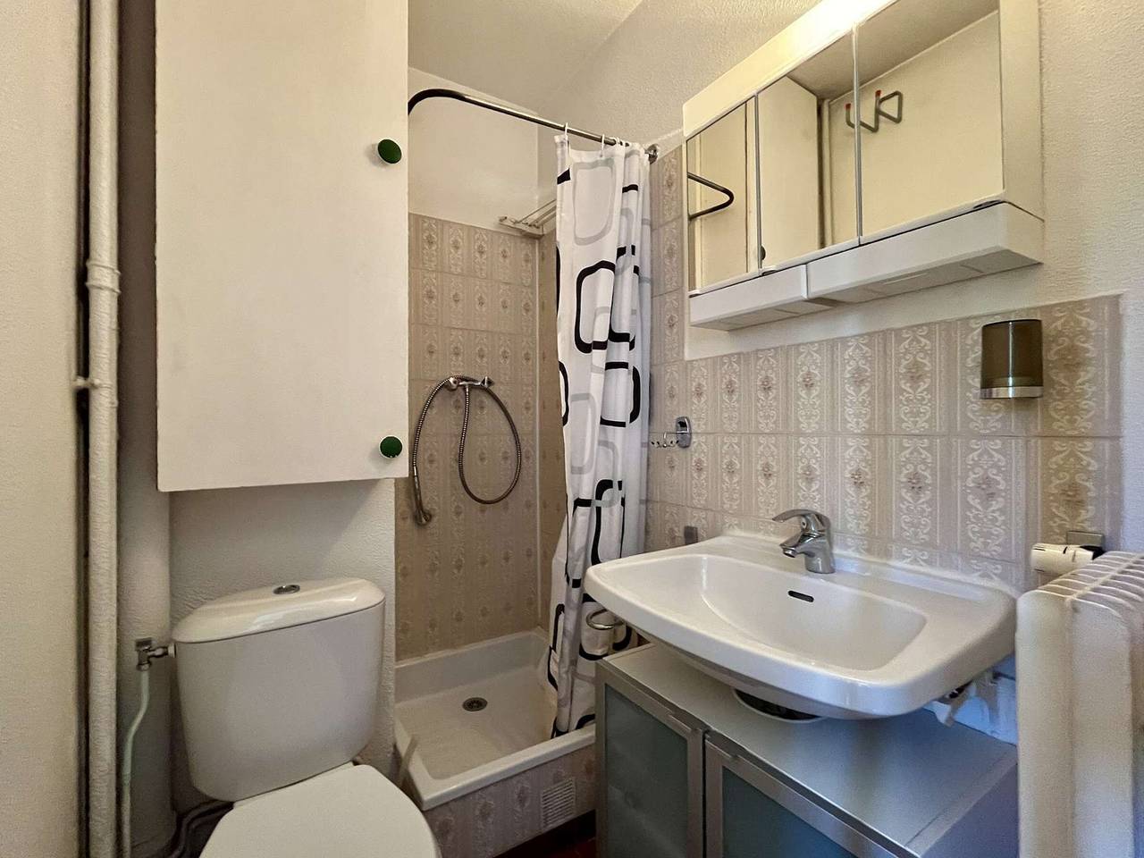 Appartement entier, Studio cosy à Vars, 2 couchages, proche pistes in Vars, Région de Briançon