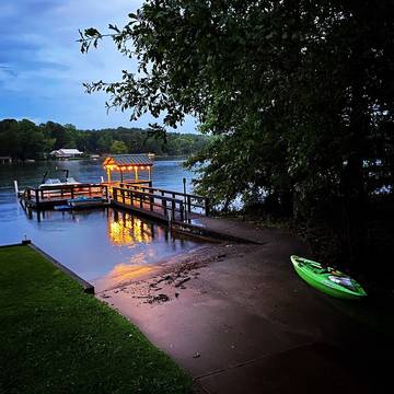 Vacation House for 11 Guests in Lake Martin, Alabama, Picture 3